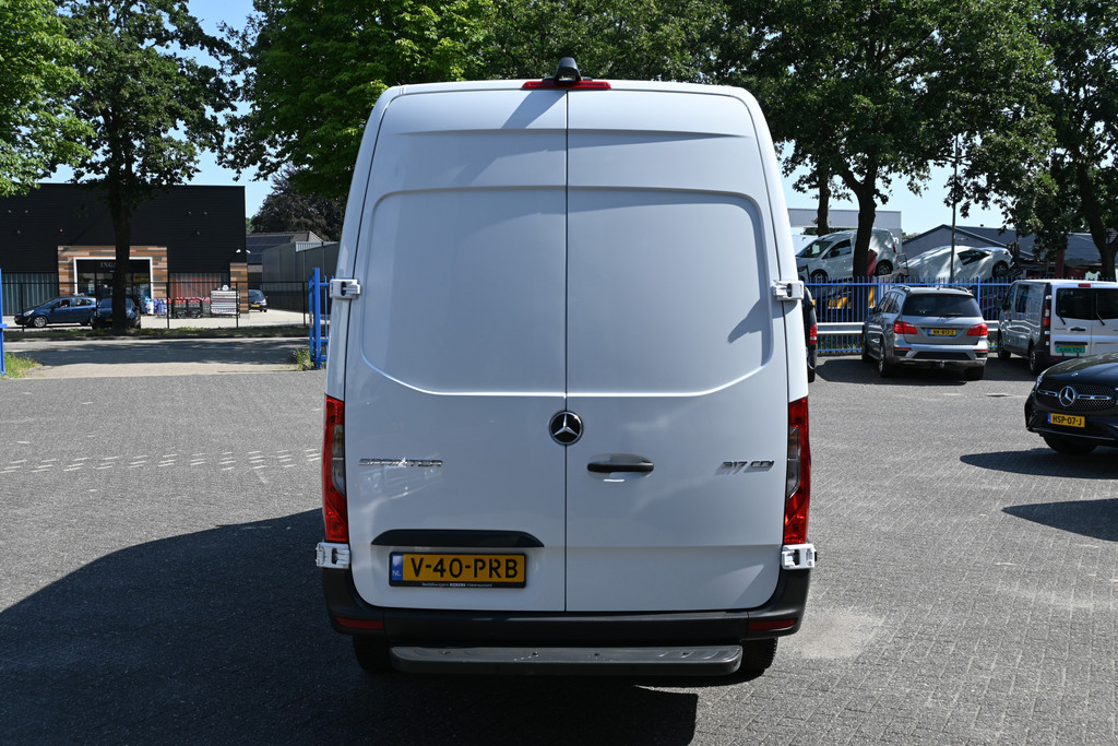 Mercedes-Benz Sprinter 10