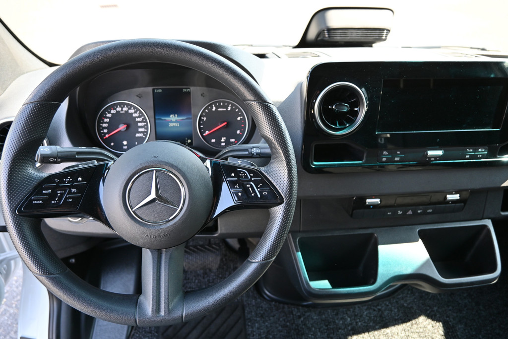 Mercedes-Benz Sprinter 14