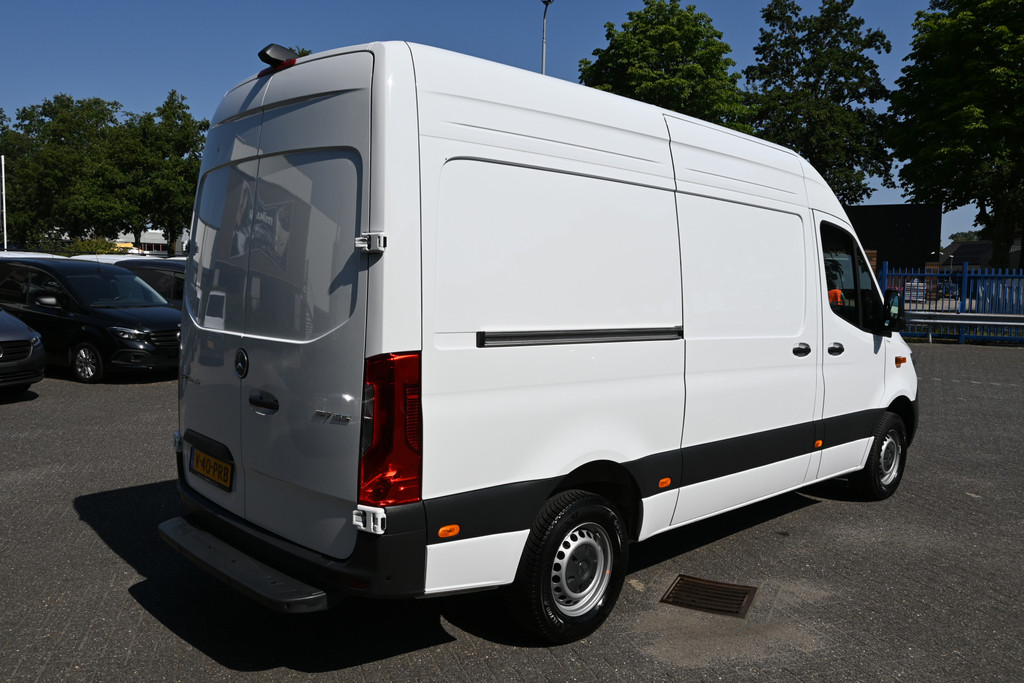 Mercedes-Benz Sprinter 2