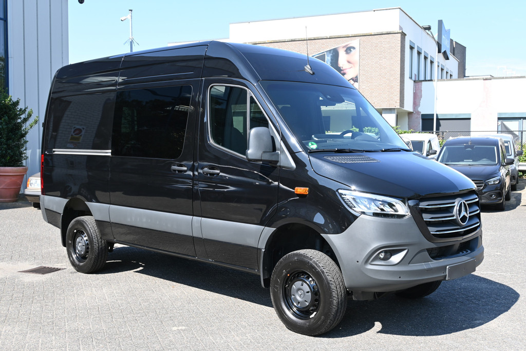 Mercedes-Benz Sprinter 10