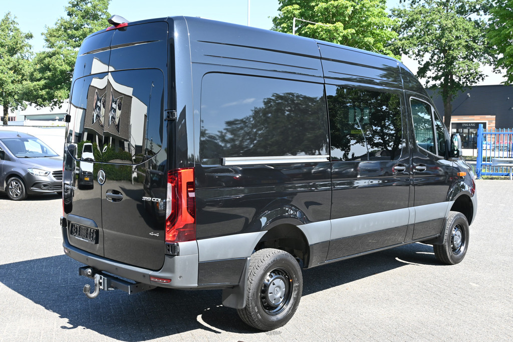 Mercedes-Benz Sprinter 2