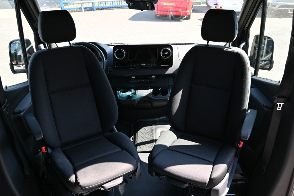Mercedes-Benz Sprinter 4