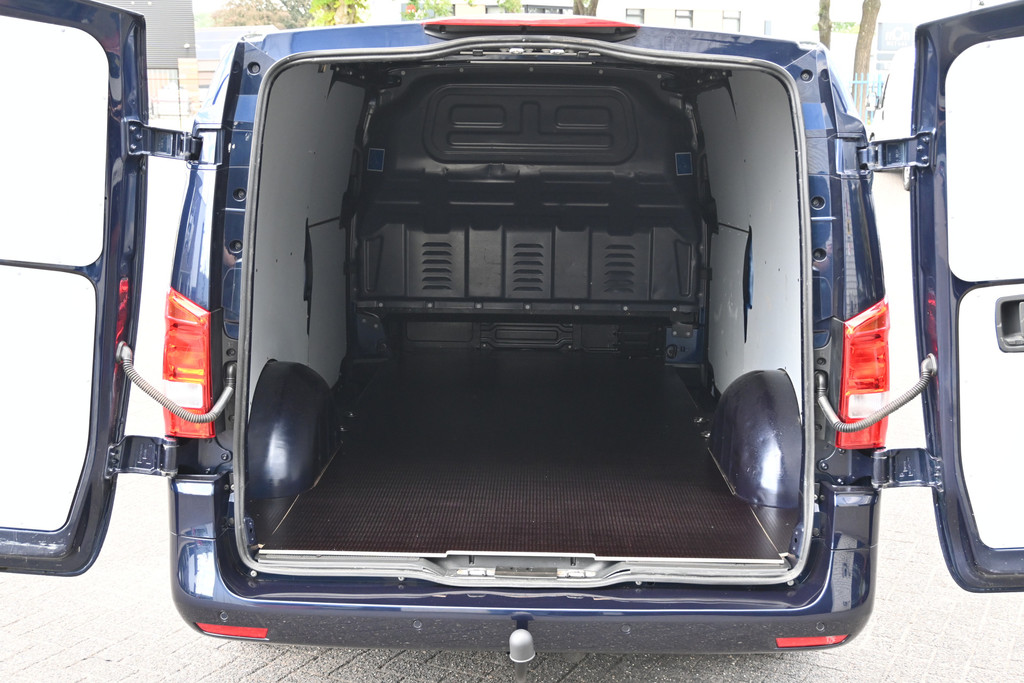 Mercedes-Benz Vito 12
