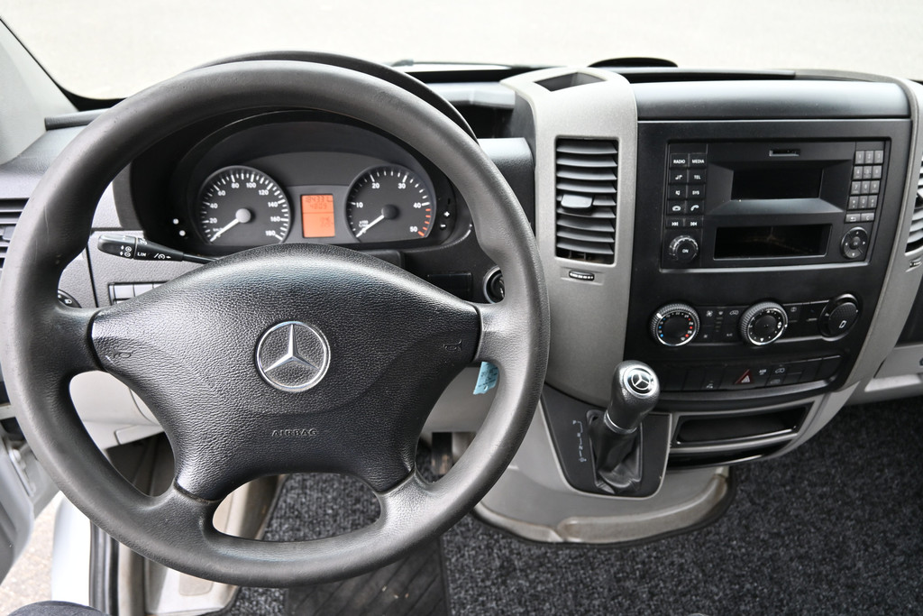 Mercedes-Benz Sprinter 11