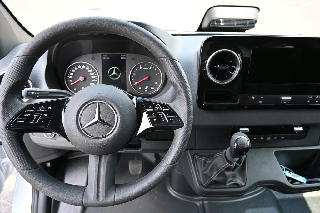 Mercedes-Benz Sprinter 10