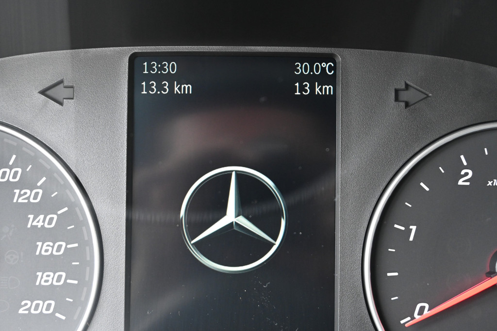 Mercedes-Benz Sprinter 13
