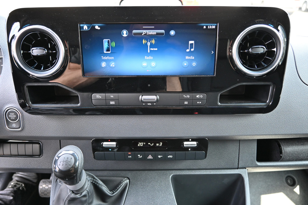 Mercedes-Benz Sprinter 4