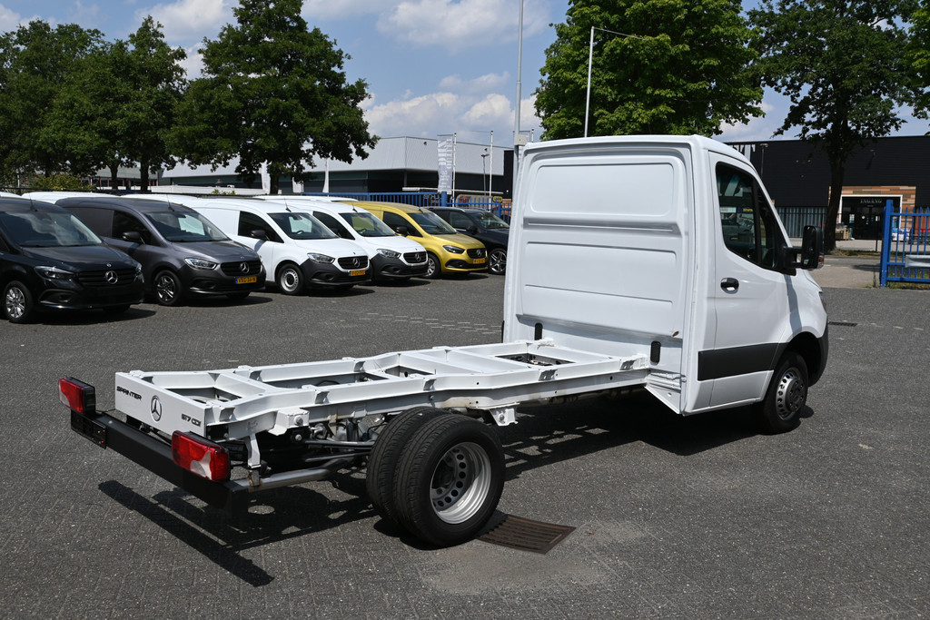 Mercedes-Benz Sprinter 2