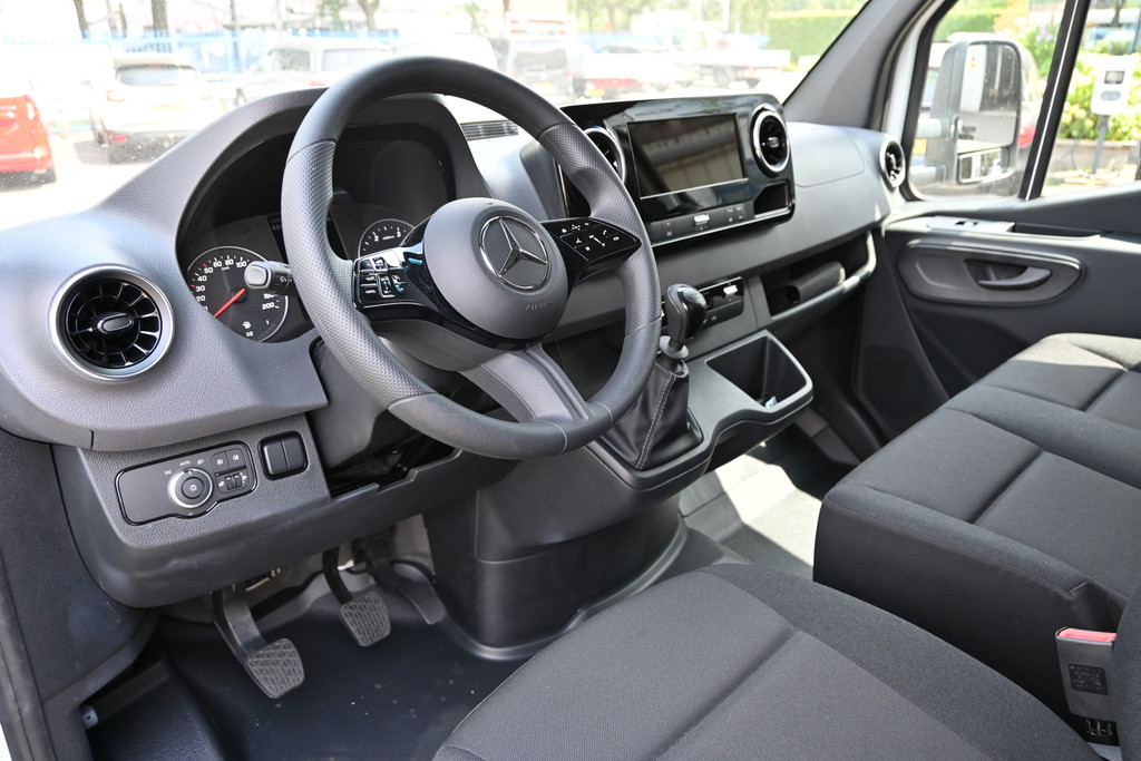 Mercedes-Benz Sprinter 3
