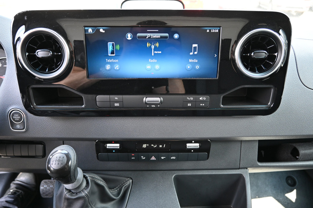 Mercedes-Benz Sprinter 4