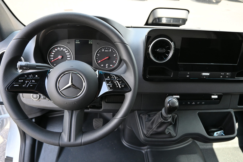 Mercedes-Benz Sprinter 9