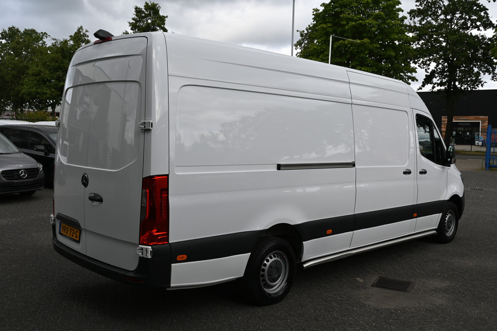 Mercedes-Benz Sprinter 2
