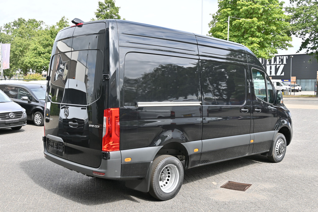 Mercedes-Benz Sprinter 2