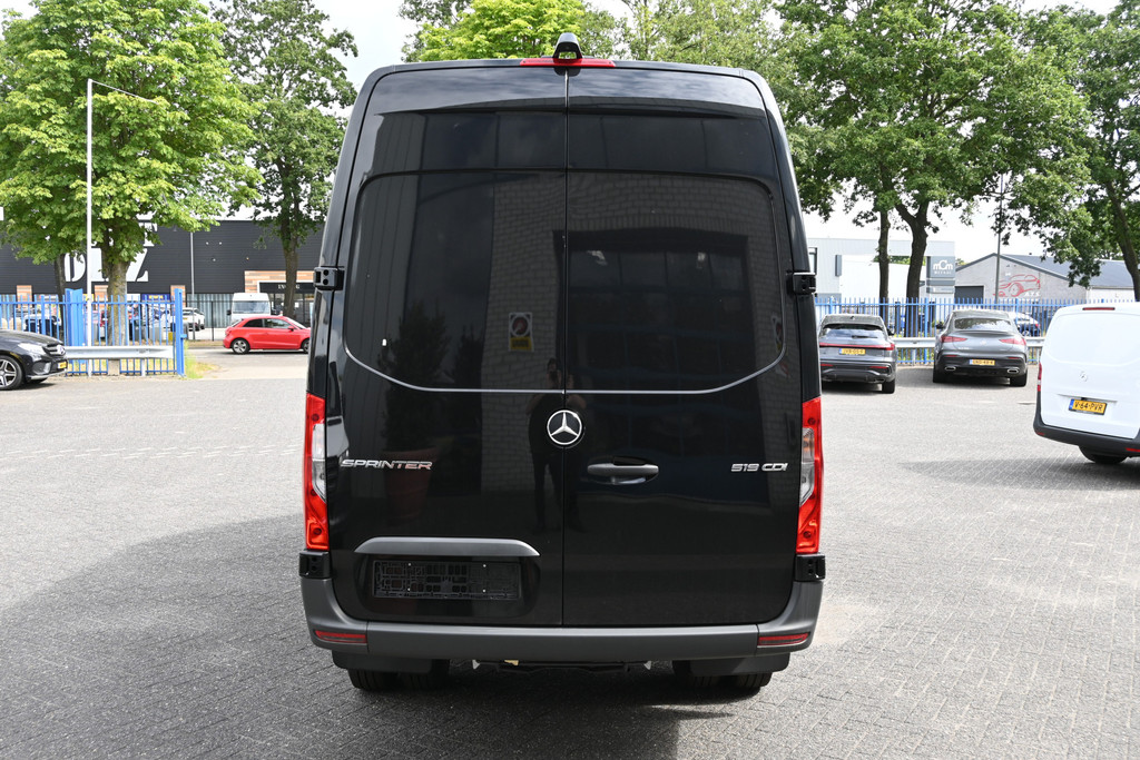 Mercedes-Benz Sprinter 9