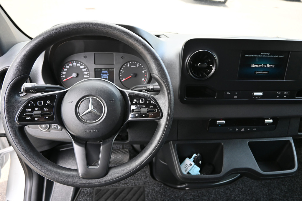 Mercedes-Benz Sprinter 12