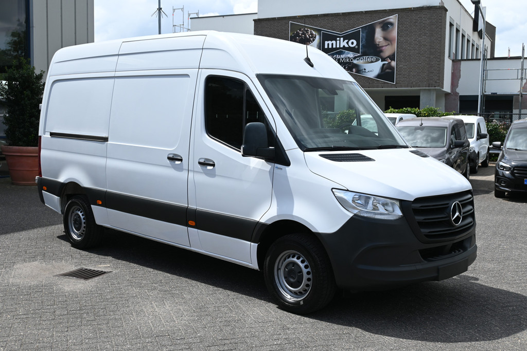 Mercedes-Benz Sprinter 8