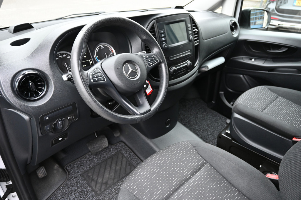 Mercedes-Benz eVito 4