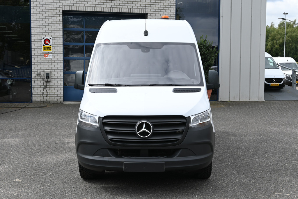 Mercedes-Benz Sprinter 1