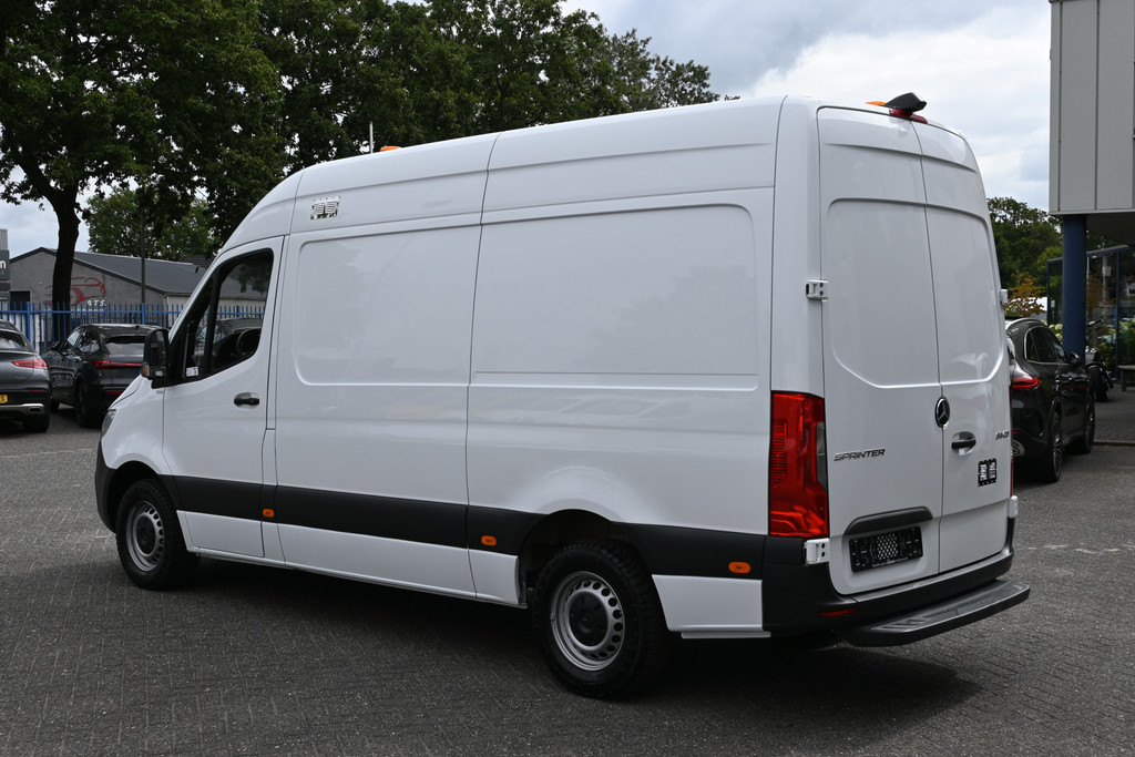 Mercedes-Benz Sprinter 13