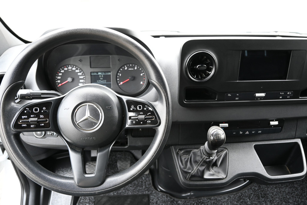 Mercedes-Benz Sprinter 14