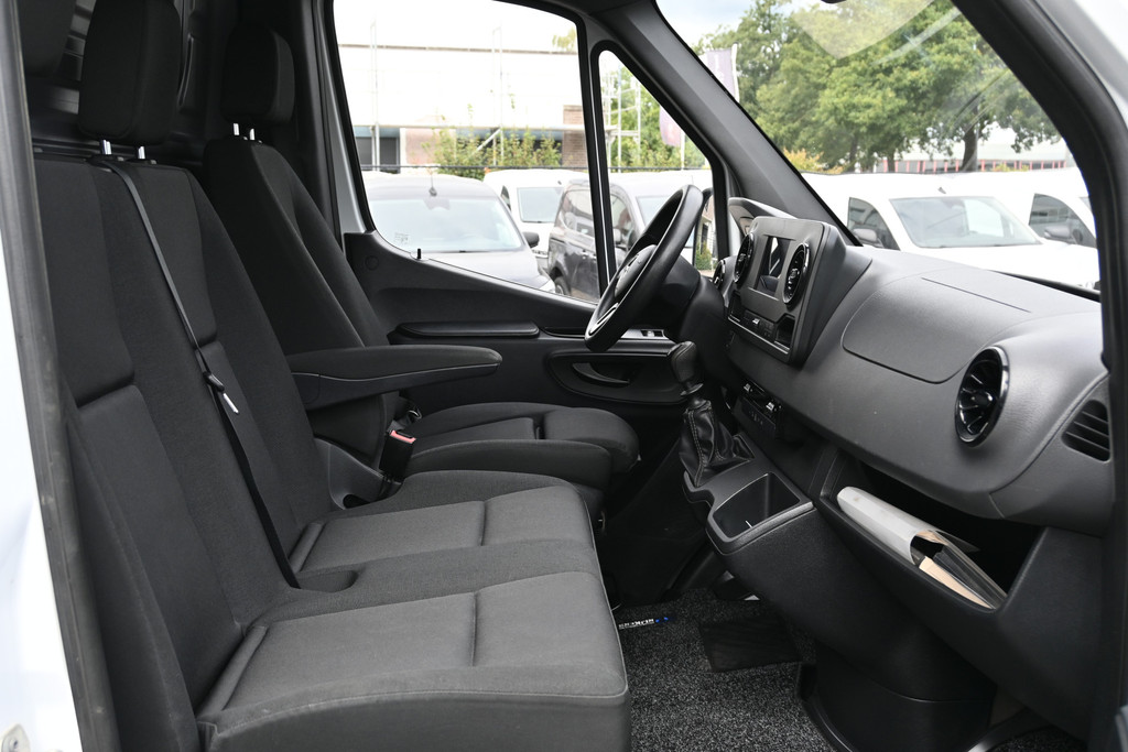 Mercedes-Benz Sprinter 8