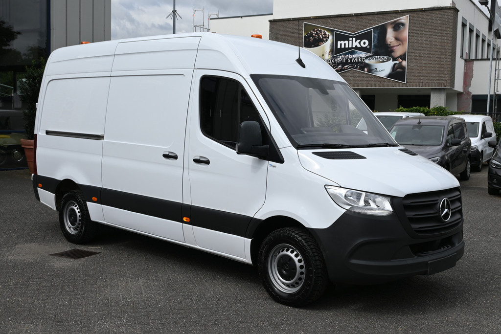 Mercedes-Benz Sprinter 9