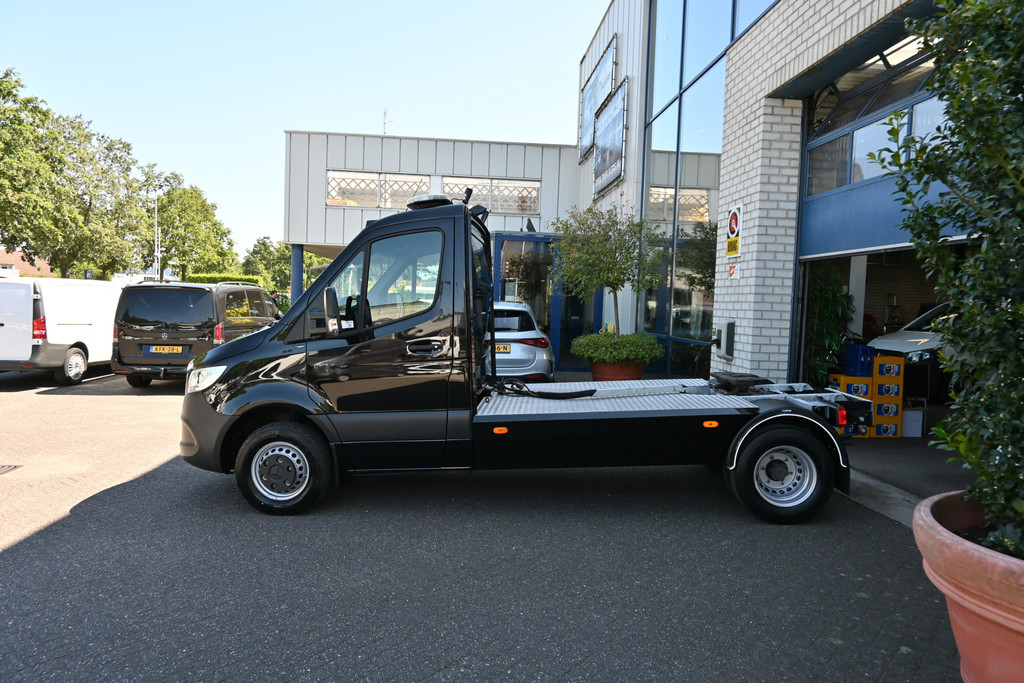 Mercedes-Benz Sprinter 4