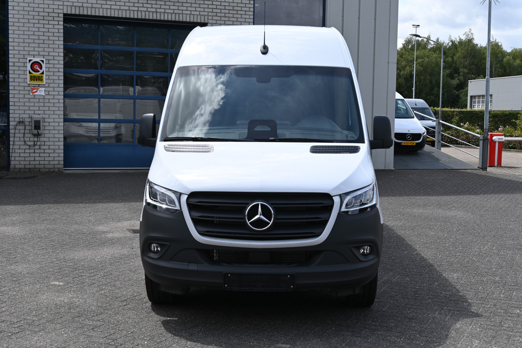 Mercedes-Benz Sprinter 1