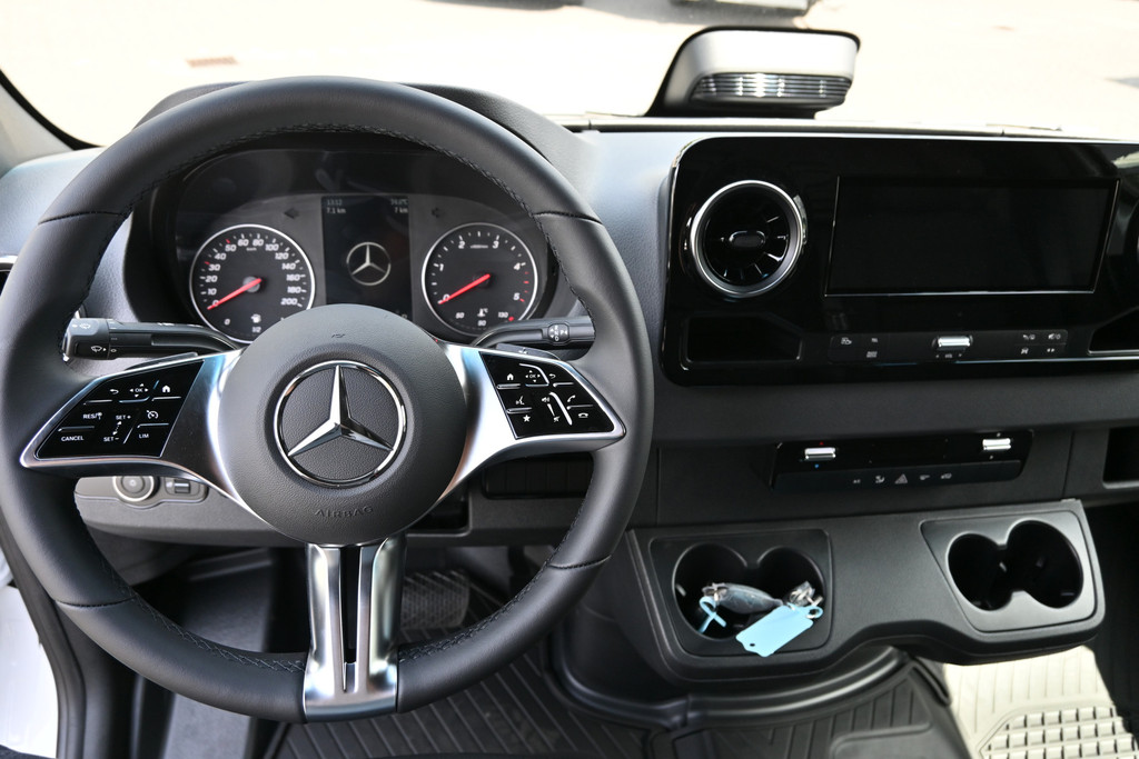 Mercedes-Benz Sprinter 12