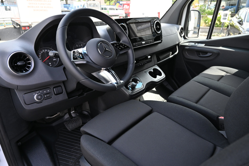 Mercedes-Benz Sprinter 3