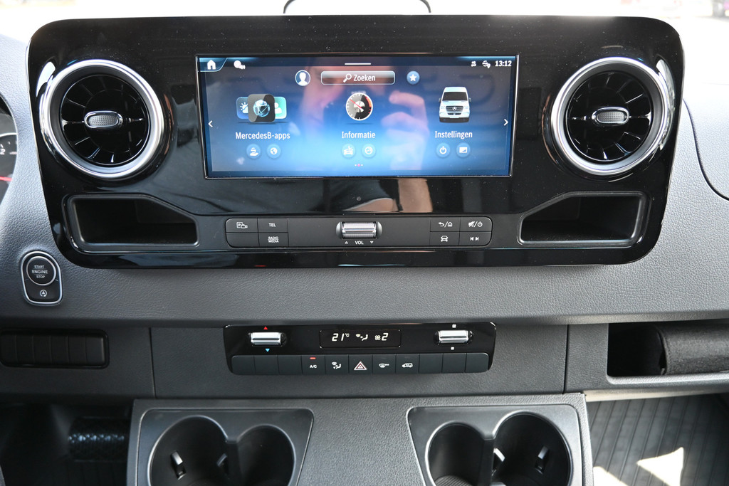 Mercedes-Benz Sprinter 4