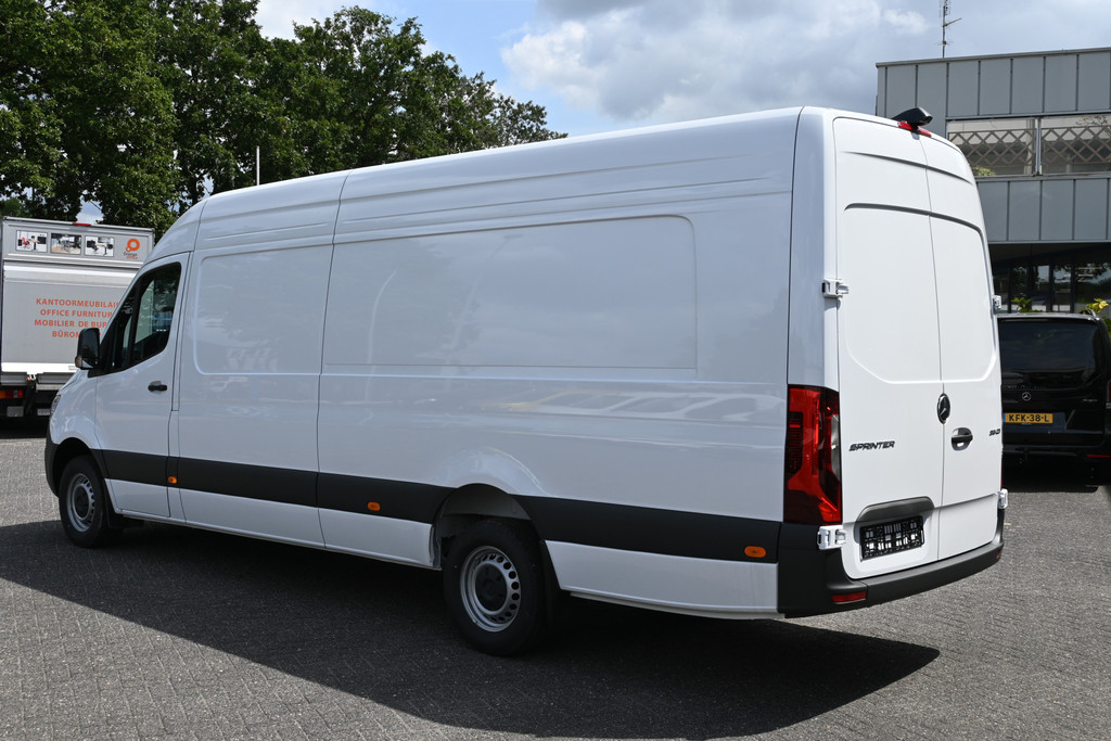 Mercedes-Benz Sprinter 9