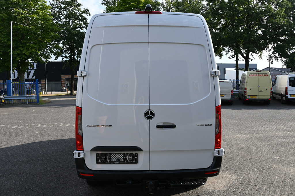 Mercedes-Benz Sprinter 10