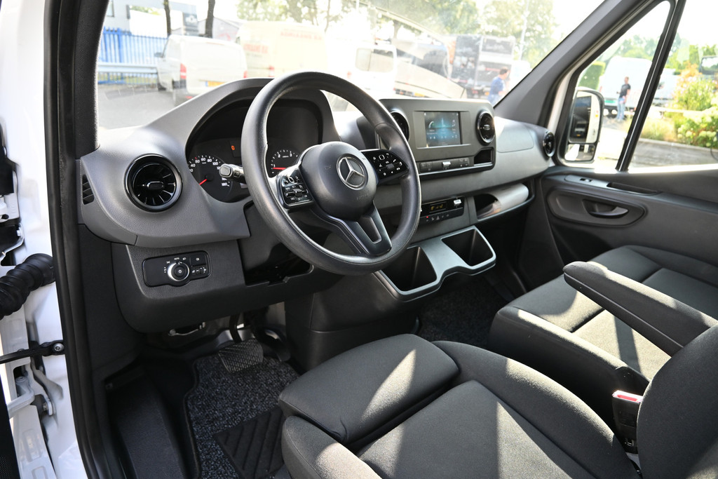 Mercedes-Benz Sprinter 3