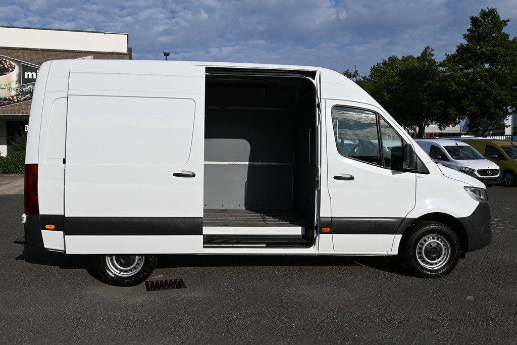 Mercedes-Benz Sprinter 8