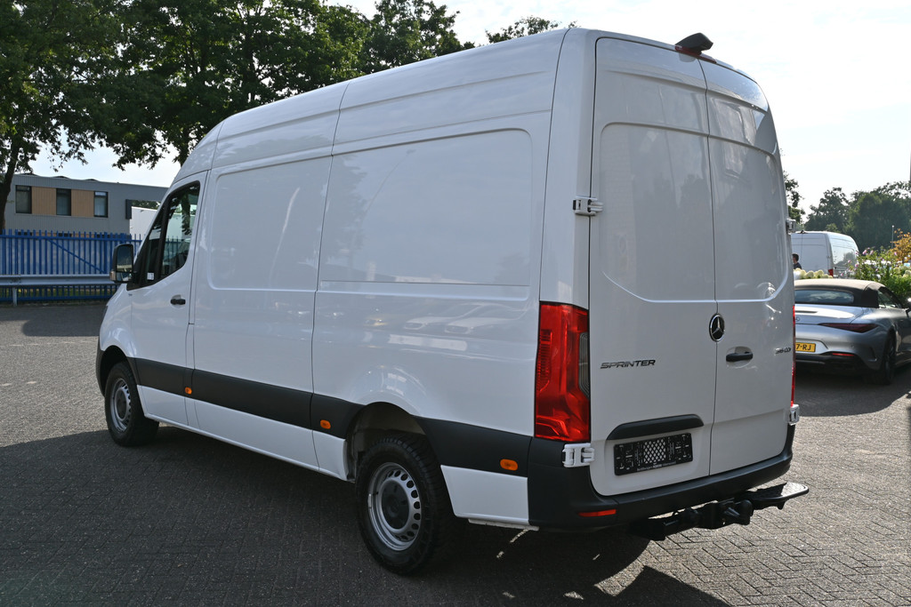Mercedes-Benz Sprinter 9