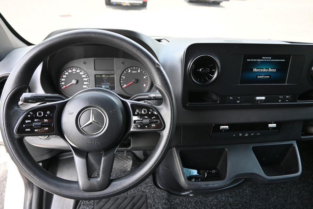 Mercedes-Benz Sprinter 13