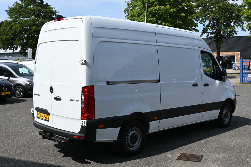 Mercedes-Benz Sprinter 2