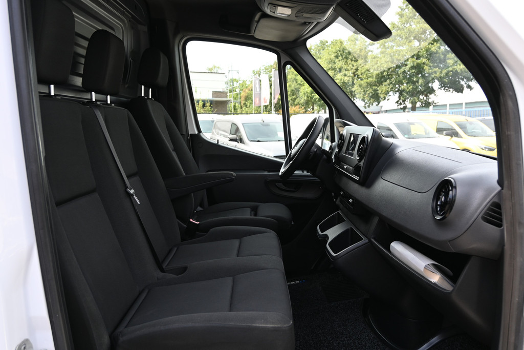 Mercedes-Benz Sprinter 8