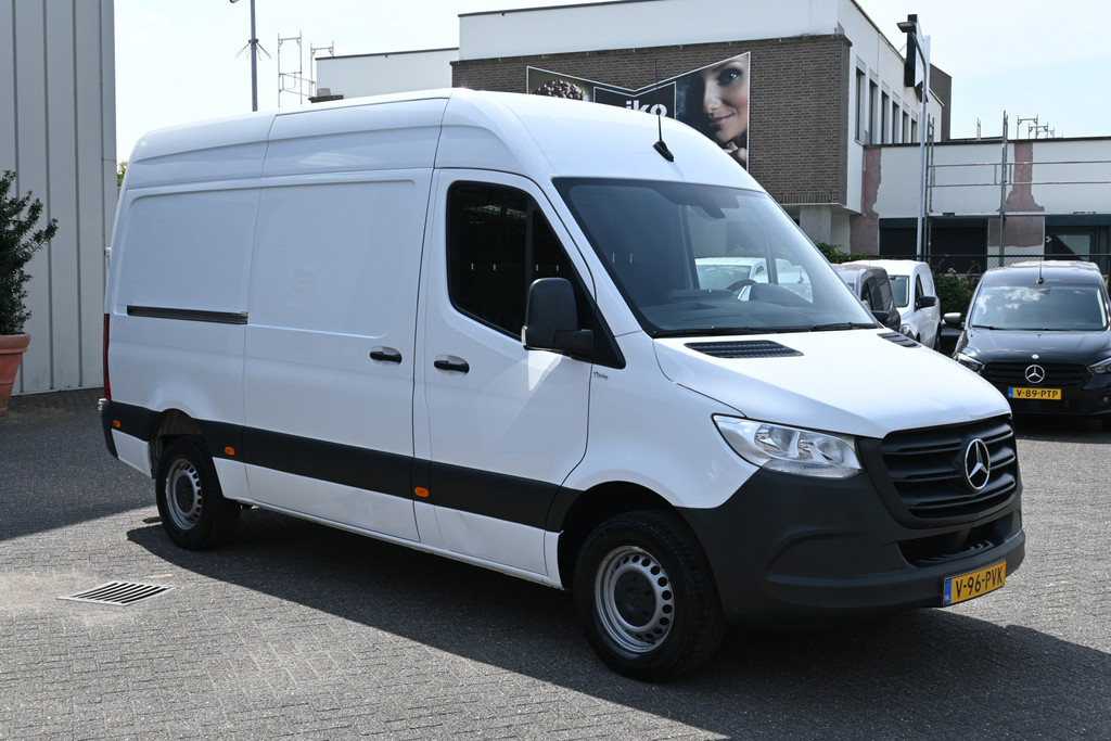 Mercedes-Benz Sprinter 9
