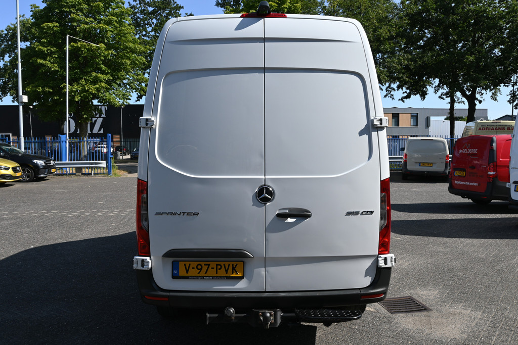 Mercedes-Benz Sprinter 11