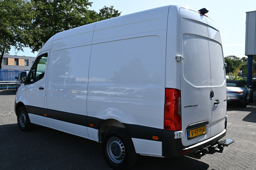 Mercedes-Benz Sprinter 12