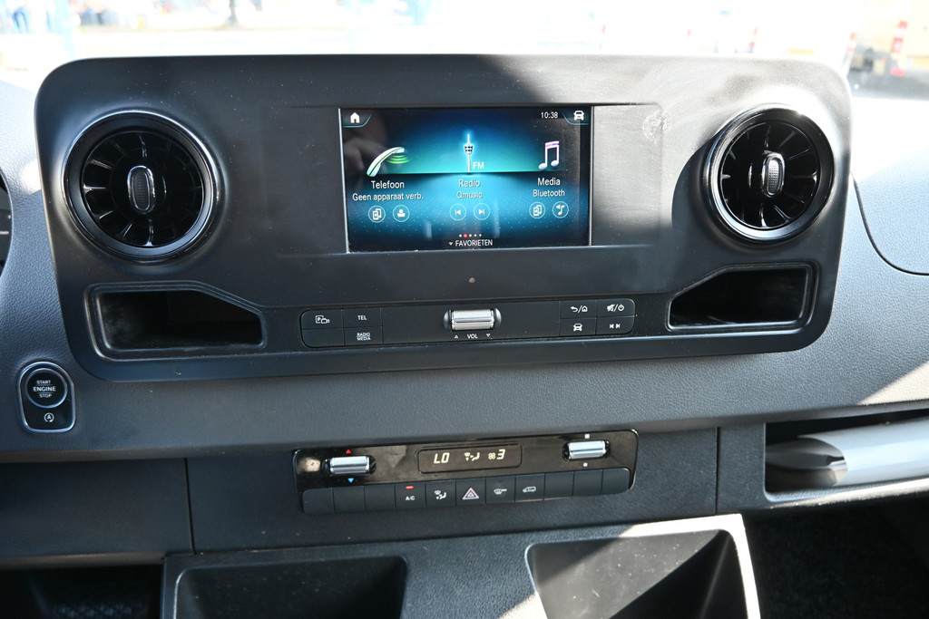Mercedes-Benz Sprinter 4