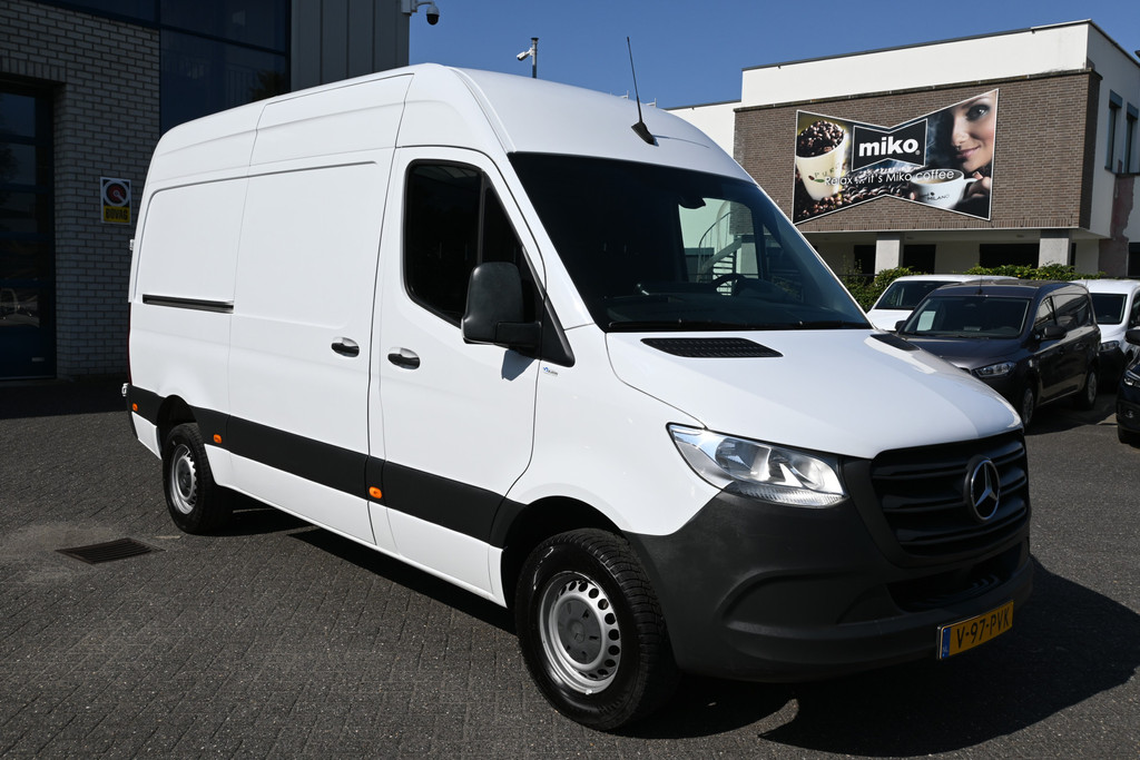 Mercedes-Benz Sprinter 8
