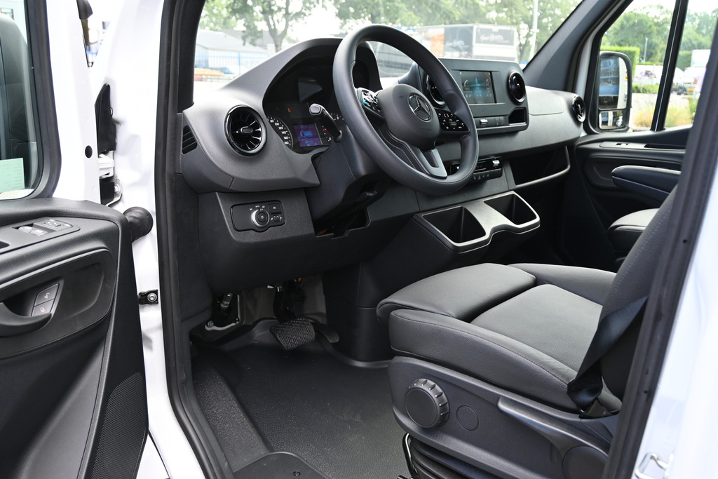 Mercedes-Benz Sprinter 2