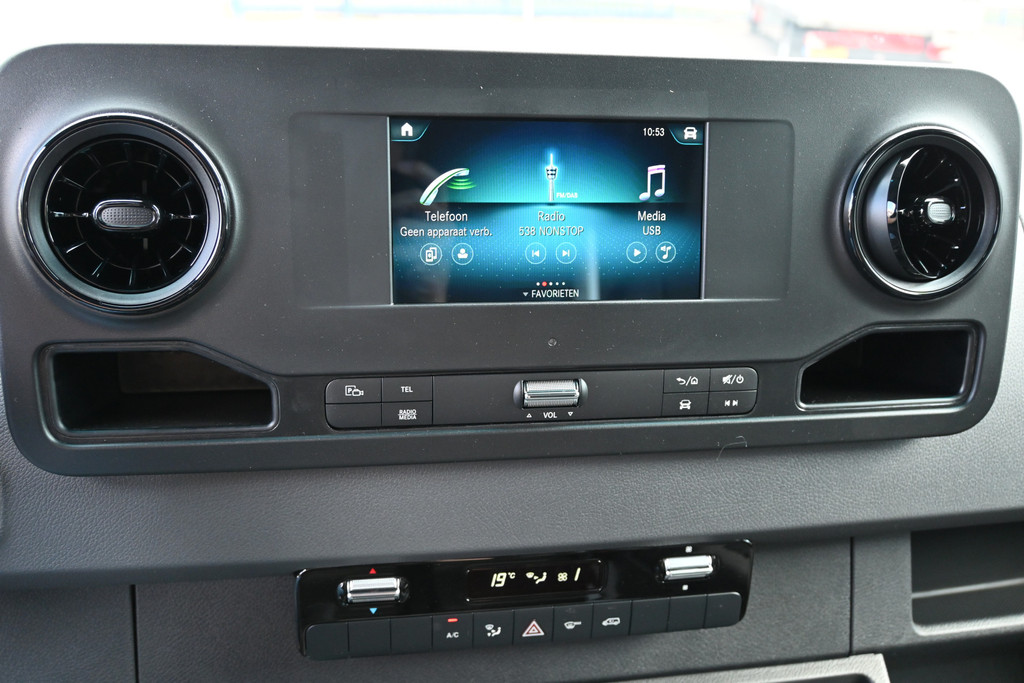 Mercedes-Benz Sprinter 3