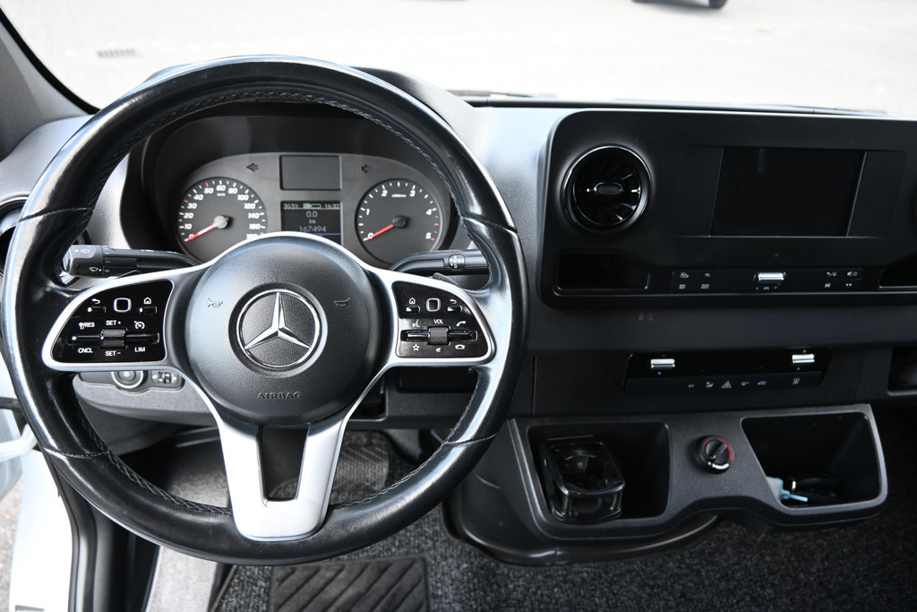 Mercedes-Benz Sprinter 13