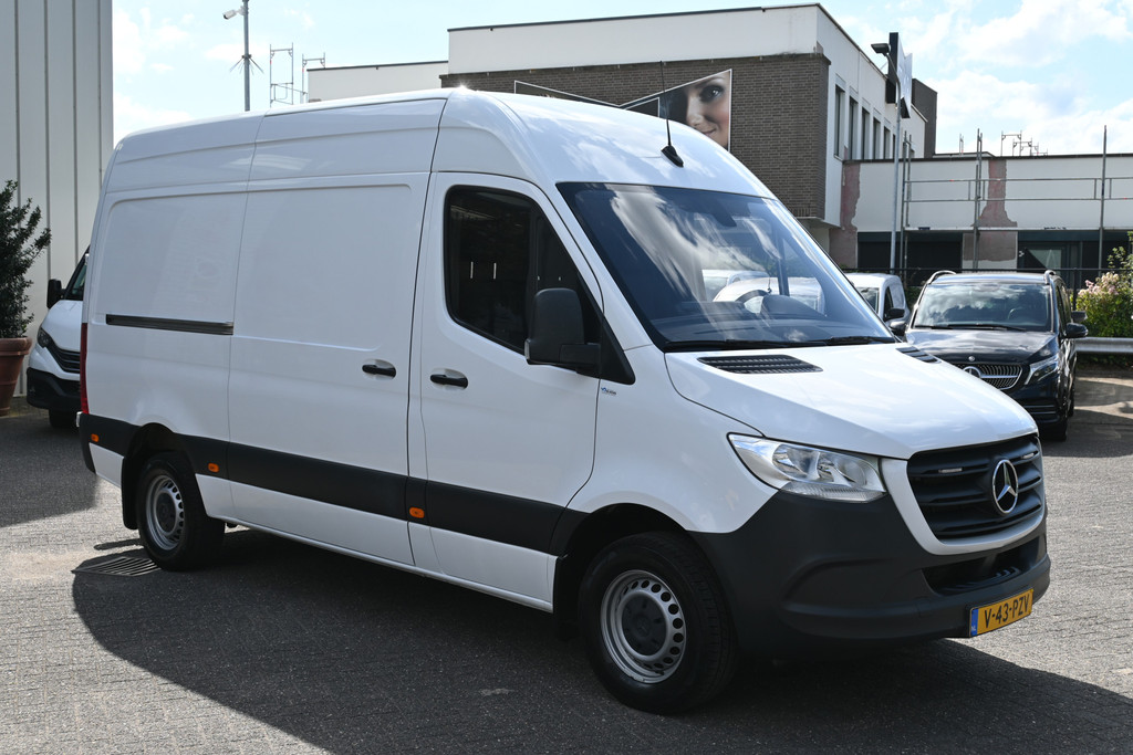 Mercedes-Benz Sprinter 2