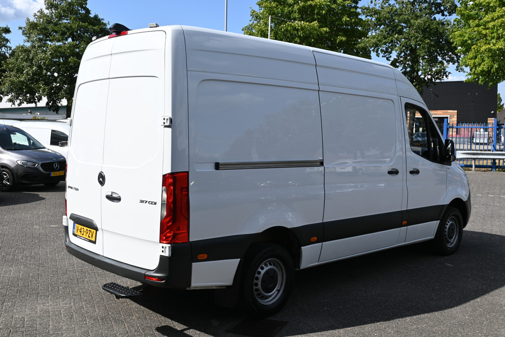 Mercedes-Benz Sprinter 4