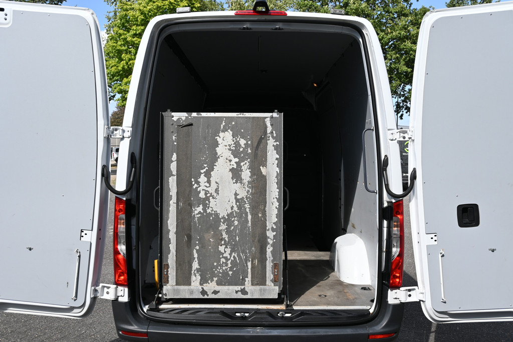 Mercedes-Benz Sprinter 7